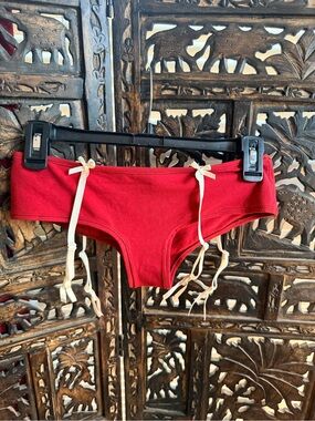 SKIMS Hipster Panties w/ Attached Garters Red New